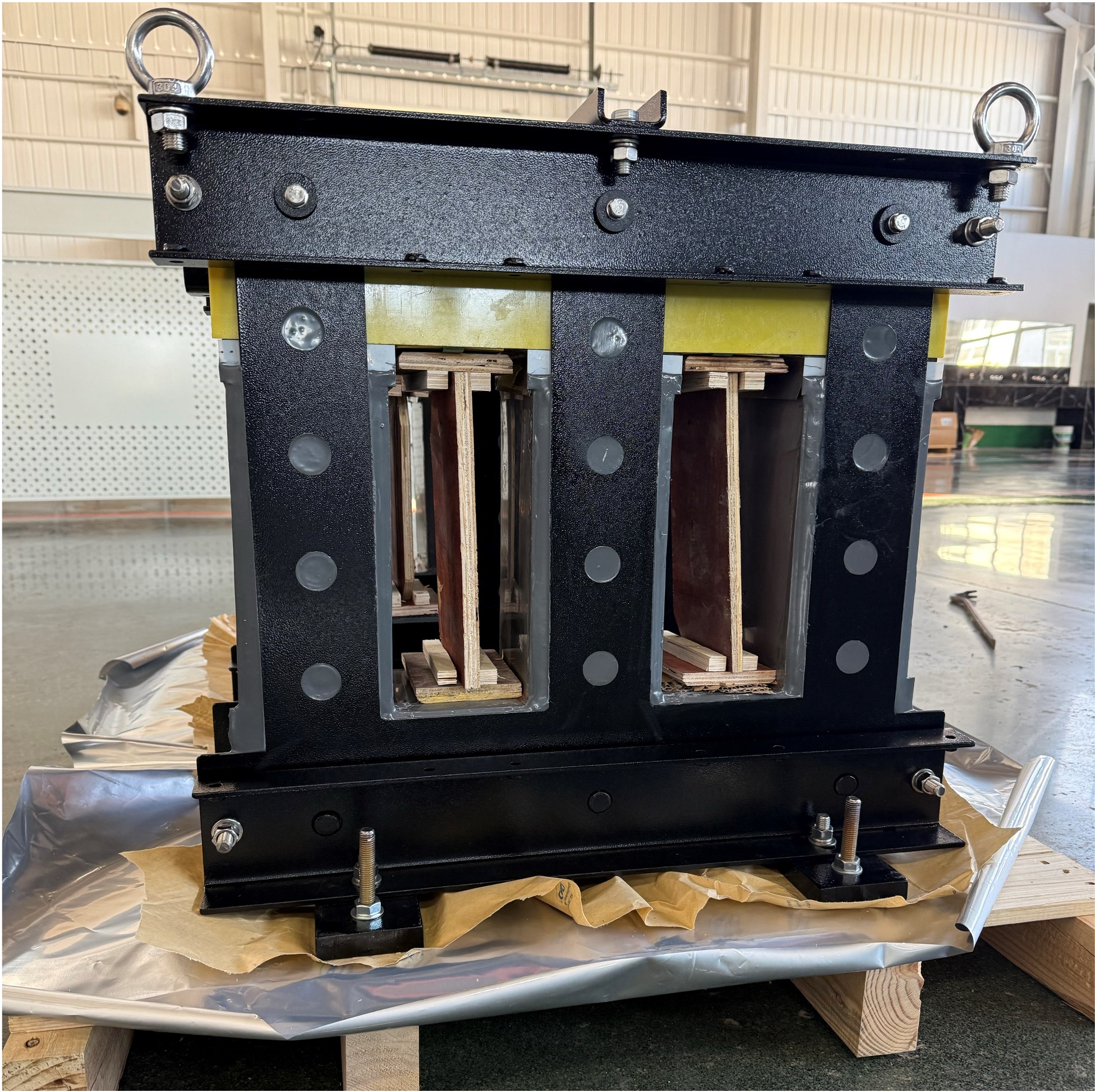 amorphous core with clamp